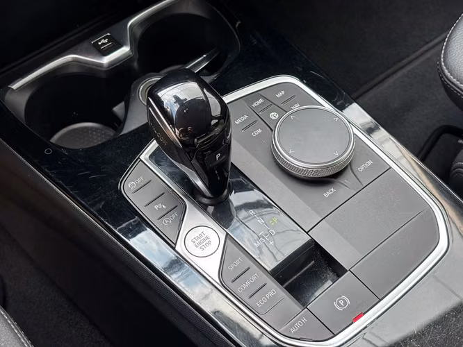 BMW 118 2023