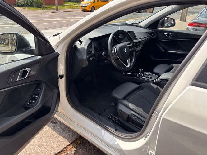BMW 118 2023