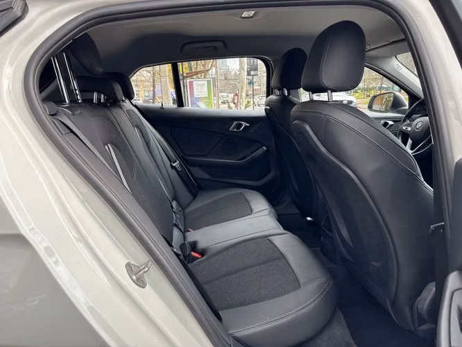 BMW 118 2023