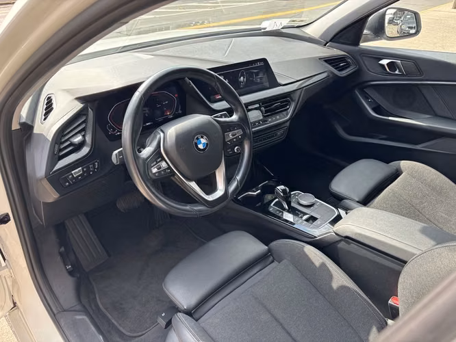 BMW 118 2023