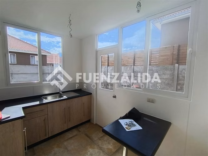 Casa en arriendo de 3 dormitorios en Puente Alto, ECH