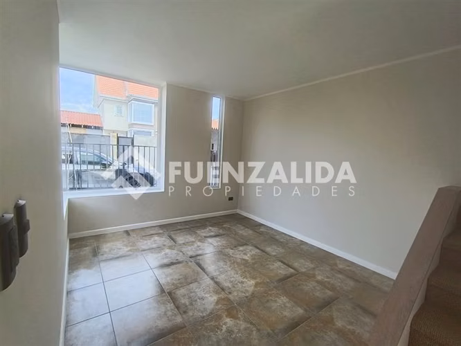 Casa en arriendo de 3 dormitorios en Puente Alto, ECH
