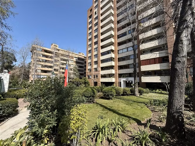 Departamento en arriendo de 3 dorm.+ Servicios en Las Condes