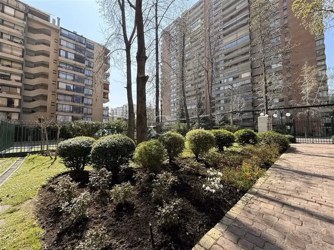 Departamento en arriendo de 3 dorm.+ Servicios en Las Condes