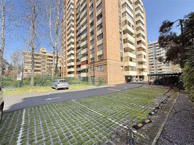 Depto en arriendo de 3 dorm.+ Servicios en Las Condes - Imagen 25
