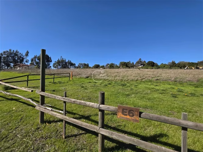 Atractivo Sitio 2760 m2 en Boldos Sta. Adela, Luz, Agua, ED