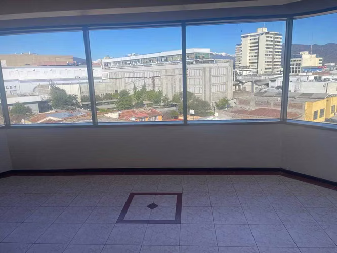 Espacio Moderno Ideal para Tu Negocio (179624)