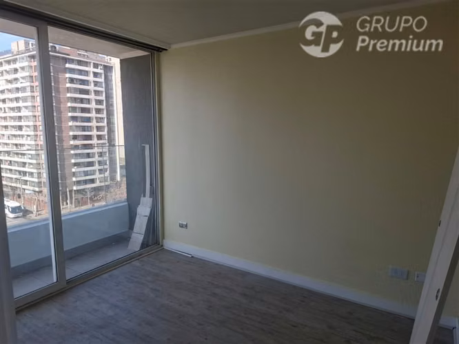 Arriendo Depto Luminoso, amplio de 1 dormitorio Est Central