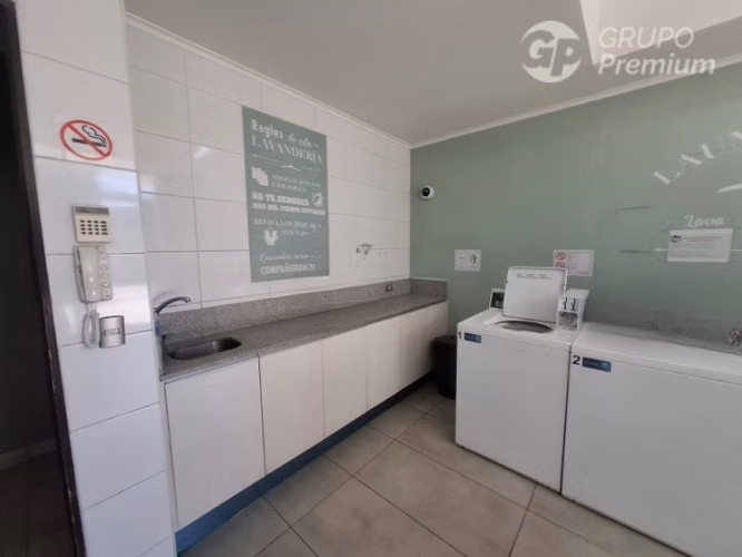 Arriendo Depto Luminoso, amplio de 1 dormitorio Est Central