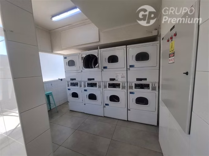 Arriendo Depto Luminoso, amplio de 1 dormitorio Est Central
