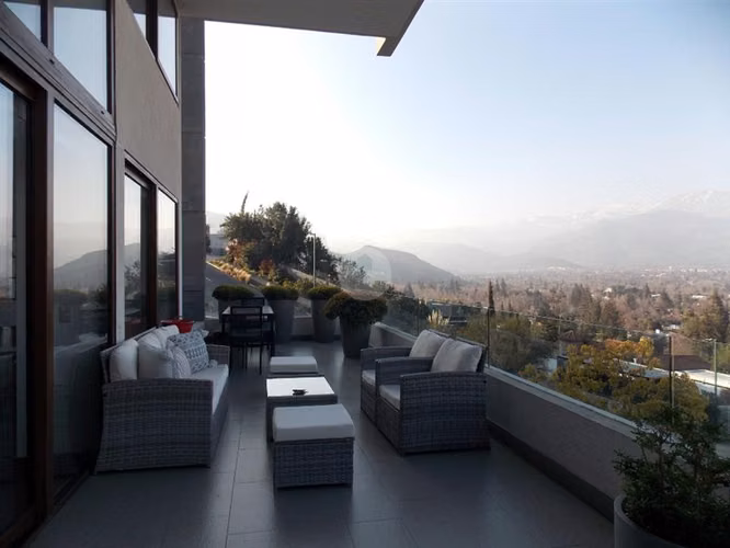 Excelente Departamento en venta de 3 dorm. en Lo Barnechea