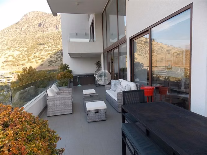 Excelente Departamento en venta de 3 dorm. en Lo Barnechea