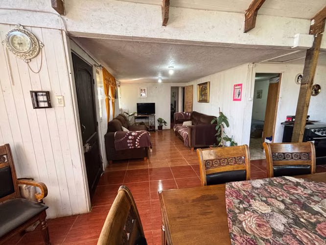 Parcela con 2 casas frente al balneario. Colbun (179631)