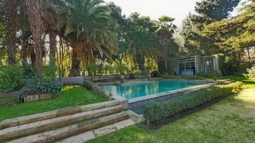 Moderna Casa con Excelente Conectividad (179578)