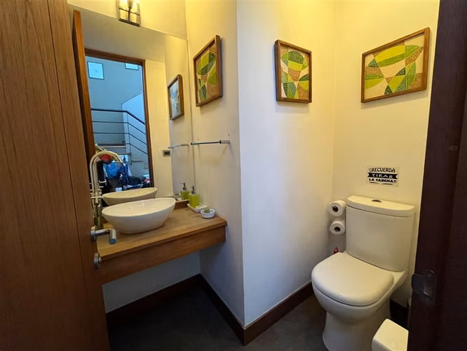 Casa en arriendo de 4 dorm. en Las Condes