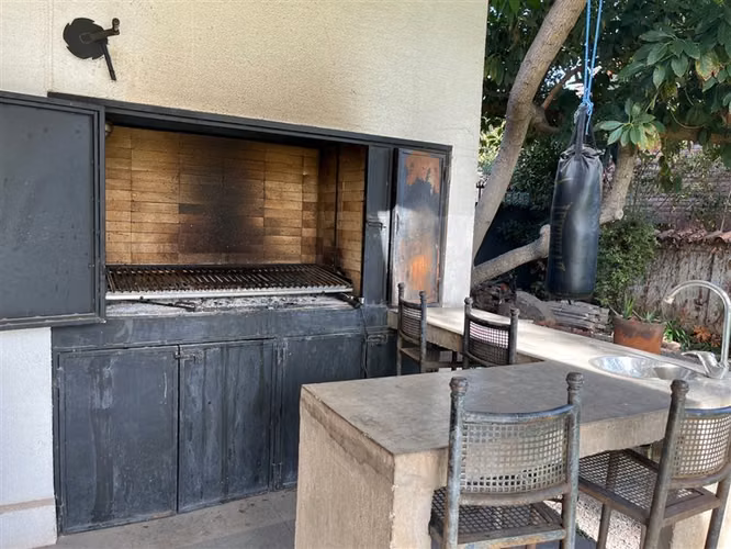 Casa en arriendo de 4 dorm. en Las Condes