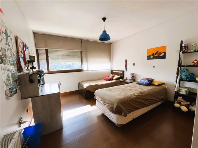 Casa en arriendo de 4 dorm. en Las Condes