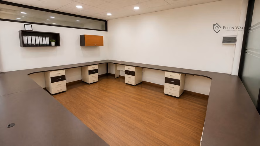 Amplia propiedad comercial y oficinas 747 m² – Lord Cochrane, Santiago - Imagen 5