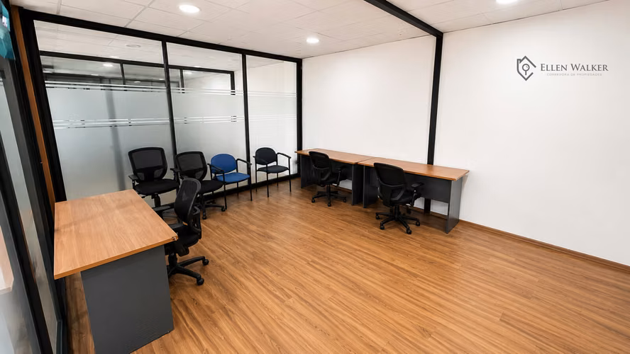 Amplia propiedad comercial y oficinas 747 m² – Lord Cochrane, Santiago - Imagen 8