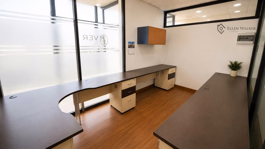 Amplia propiedad comercial y oficinas 747 m² – Lord Cochrane, Santiago - Imagen 18