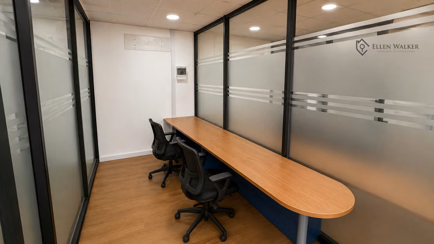 Amplia propiedad comercial y oficinas 747 m² – Lord Cochrane, Santiago - Imagen 11