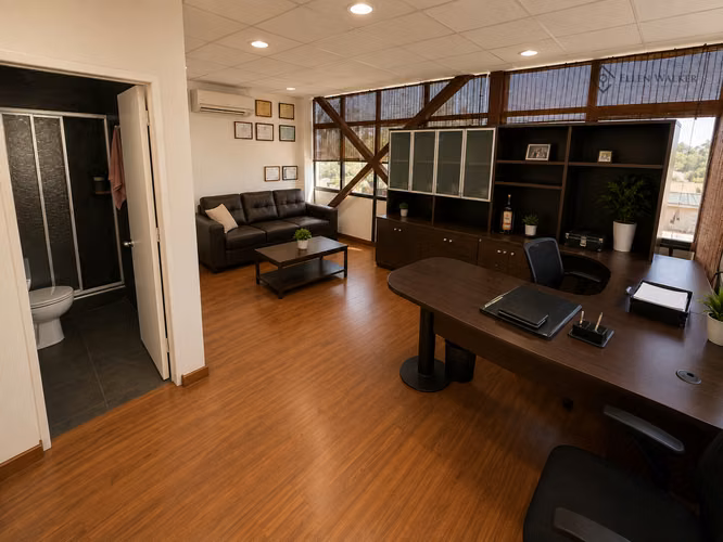 Amplia propiedad comercial y oficinas 747 m² – Lord Cochrane, Santiago - Imagen 3