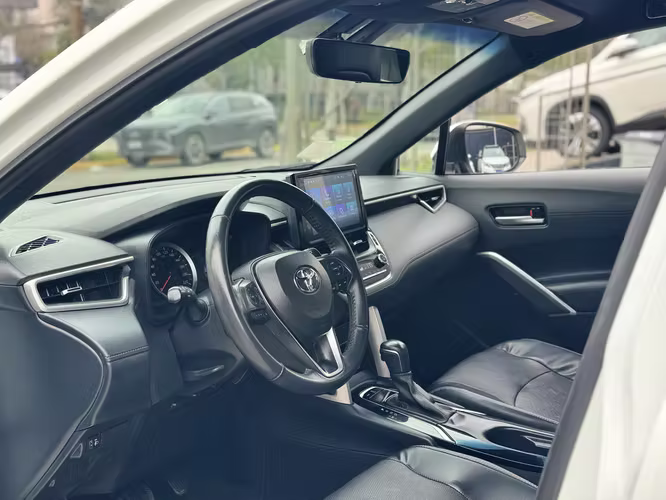 TOYOTA COROLLA CROSS