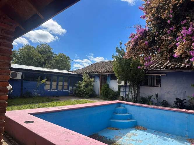 Se vende casa central en Linares,