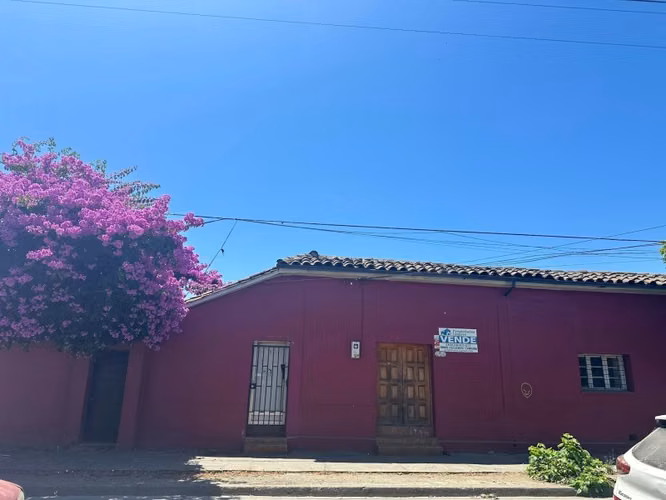 Se vende casa central en Linares,