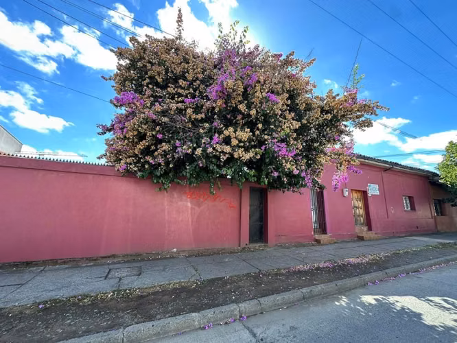 Se vende casa central en Linares,