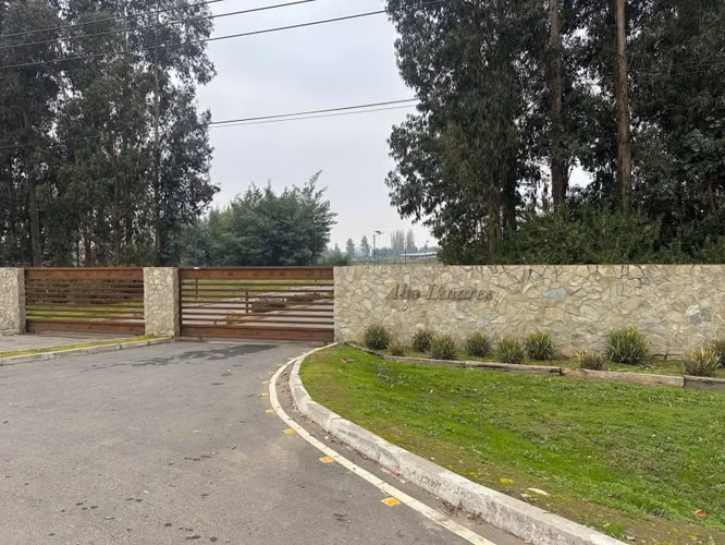 Se vende lote en Altos de Linares