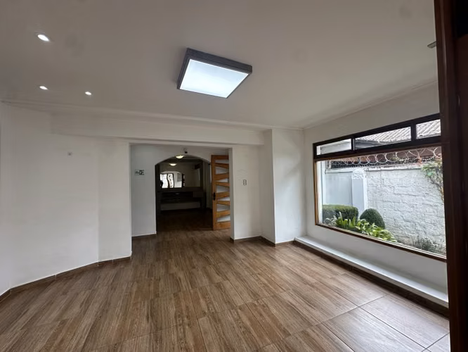 Se vende casa en Condominio Sta. Elena de colbun