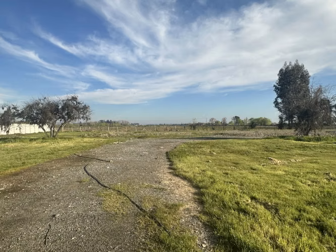 Se vende lote de 4.000 en Loteo privado en Linares