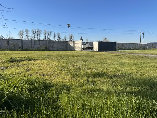 Se vende lote de 4.000 en Loteo privado en Linares