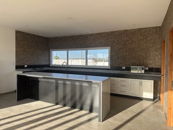 Se vende casa Nueva en Linares