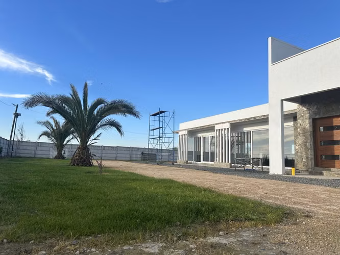 Se vende casa Nueva en Linares