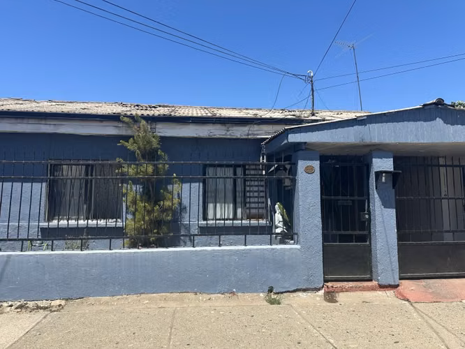 Se vende casa central en Linares - Imagen 8
