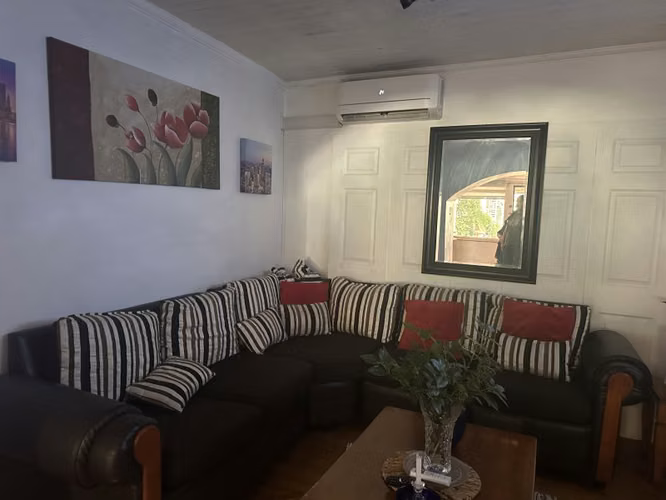 Se vende casa central en Linares - Imagen 9