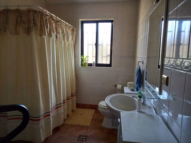 SE VENDE CASA EN LOTEO LAS ARAUCARIAS, LINARES