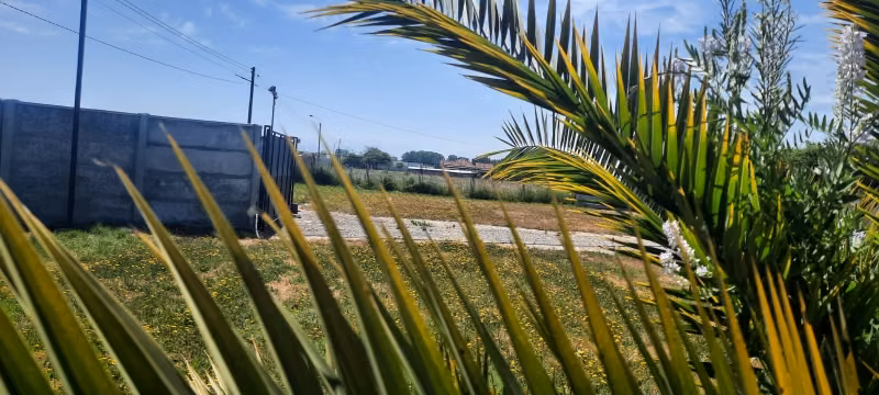 Se vende lote con Rol, sector los Leones frente a Unifrutti,