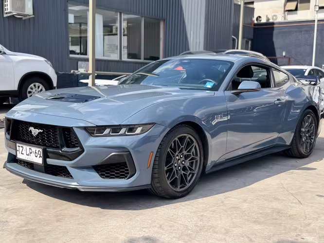 FORD MUSTANG