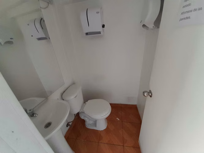 Hermosa Oficina de 3 Pisos en 4 Oriente (179650)