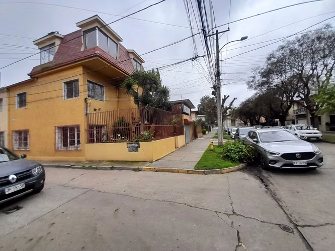 Hermosa Oficina de 3 Pisos en 4 Oriente (179650)
