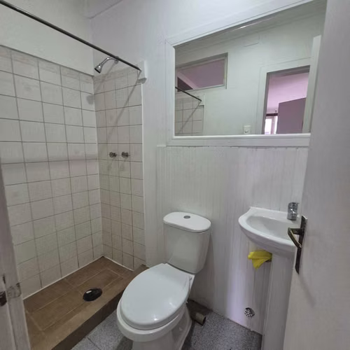 AMPLIA CASA EN BARRIO TRANQUILO (179657) - Imagen 9