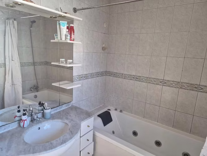 Arriendo Hermosa casa AMOBLADA - Juan Palau - Las Condes - 3D 2B 2E