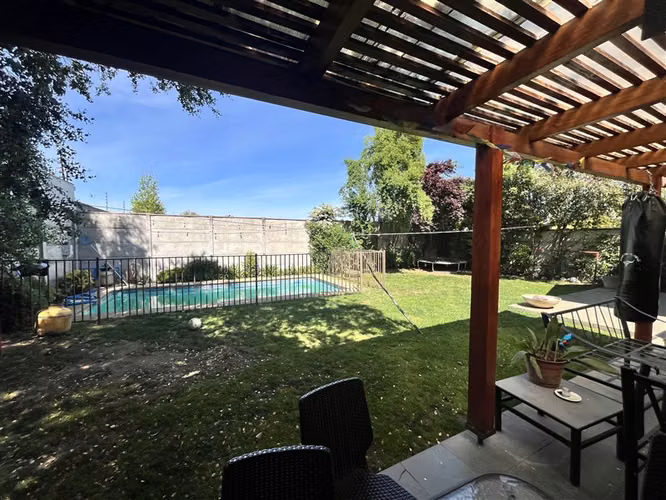 Se Vende Excelente Casa en Portones de Pichimapu, Talca