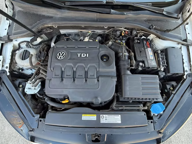 VOLKSWAGEN GOLF  2017