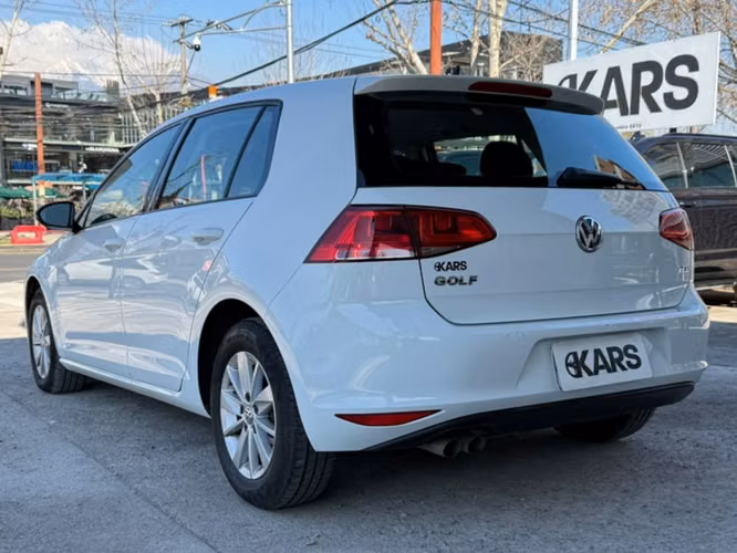 VOLKSWAGEN GOLF  2017