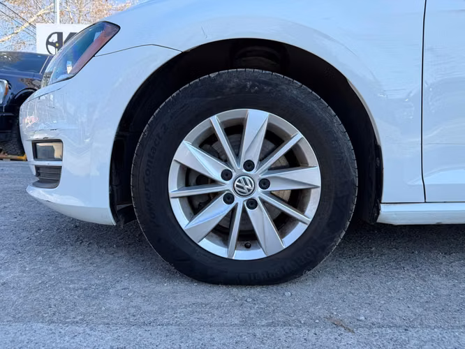 VOLKSWAGEN GOLF  2017