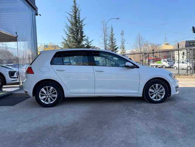 VOLKSWAGEN GOLF  2017
